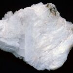 Arfvedsonita: Propiedades, beneficios y significado de este mineral