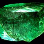 Esmeralda: Propiedades, Beneficios y Significado de esta Piedra Preciosa