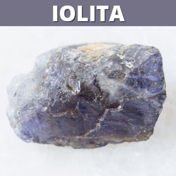 Iolita: Propiedades, beneficios y significado de esta piedra mística